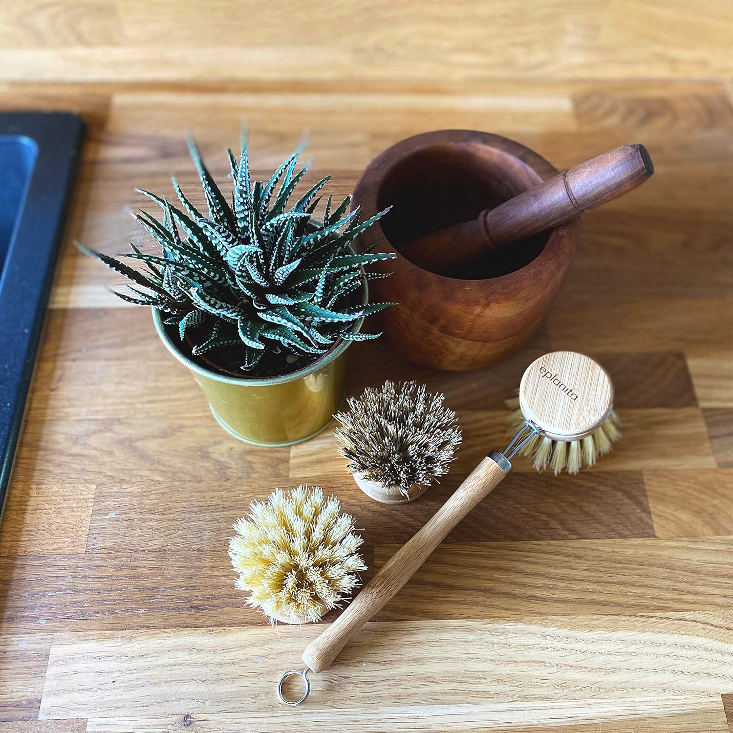 eplanita Natural Dish Brush, 3 Replacement Heads, Kitchen Eco Bamboo Scrubber Brushes, Extra Plant Sponge, Plastic Free Washing Up, Zero Waste Cleaning - Image 3
